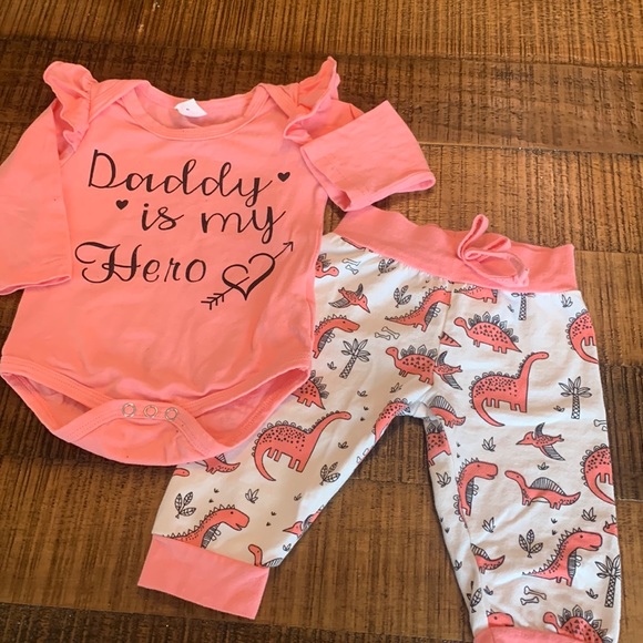 DADDY IS MY HERO 🦖🦕baby 6M set - Picture 1 of 3